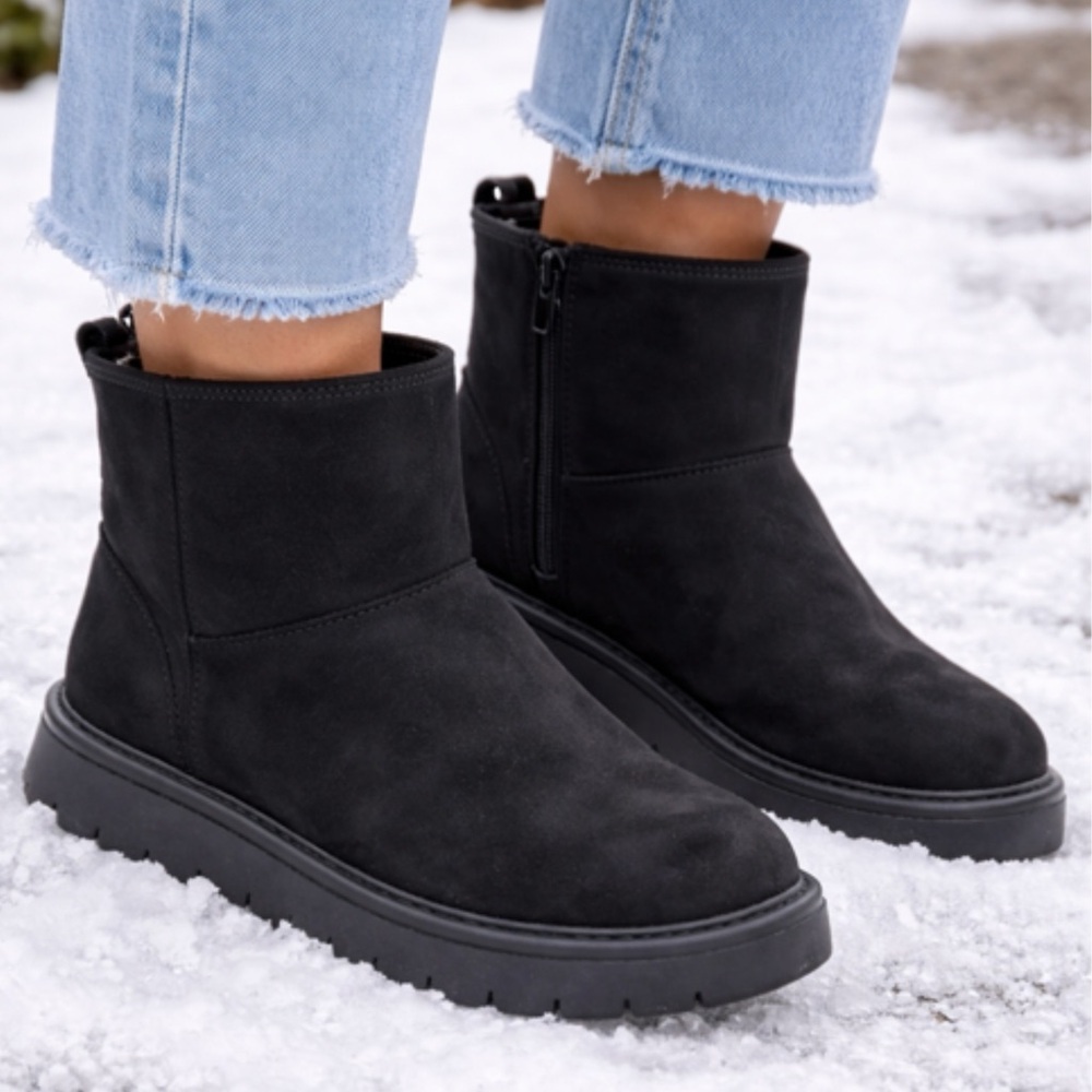 Universal Thread Black Faux Suede Booties With Memory Foam Insole Size 7